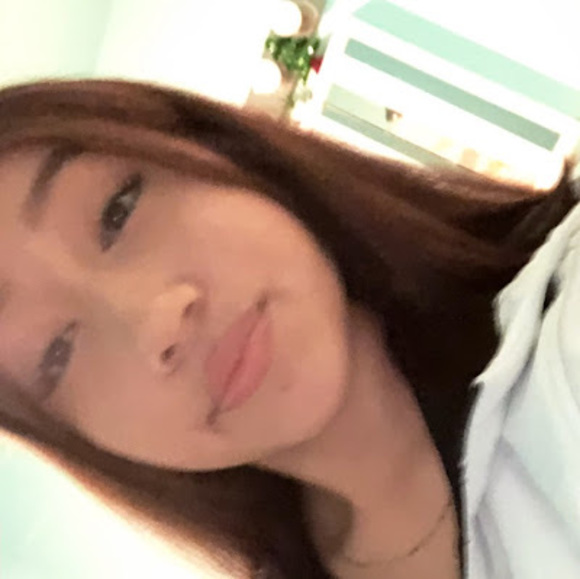 Meet your Posher, Angie - Picture 1 of 1